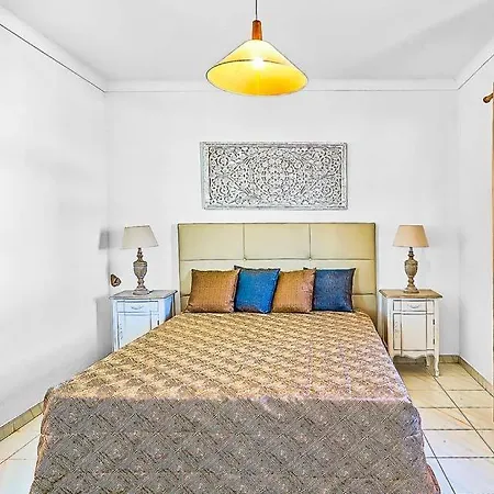 Gale Sleeps 8 Pool Air Con Wifi Patroves